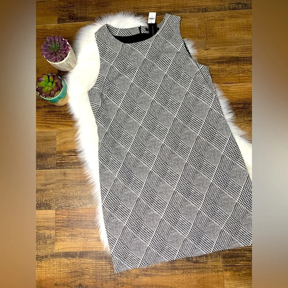 Banana Republic Factory Black White Sheath Dress - Picture 1 of 5